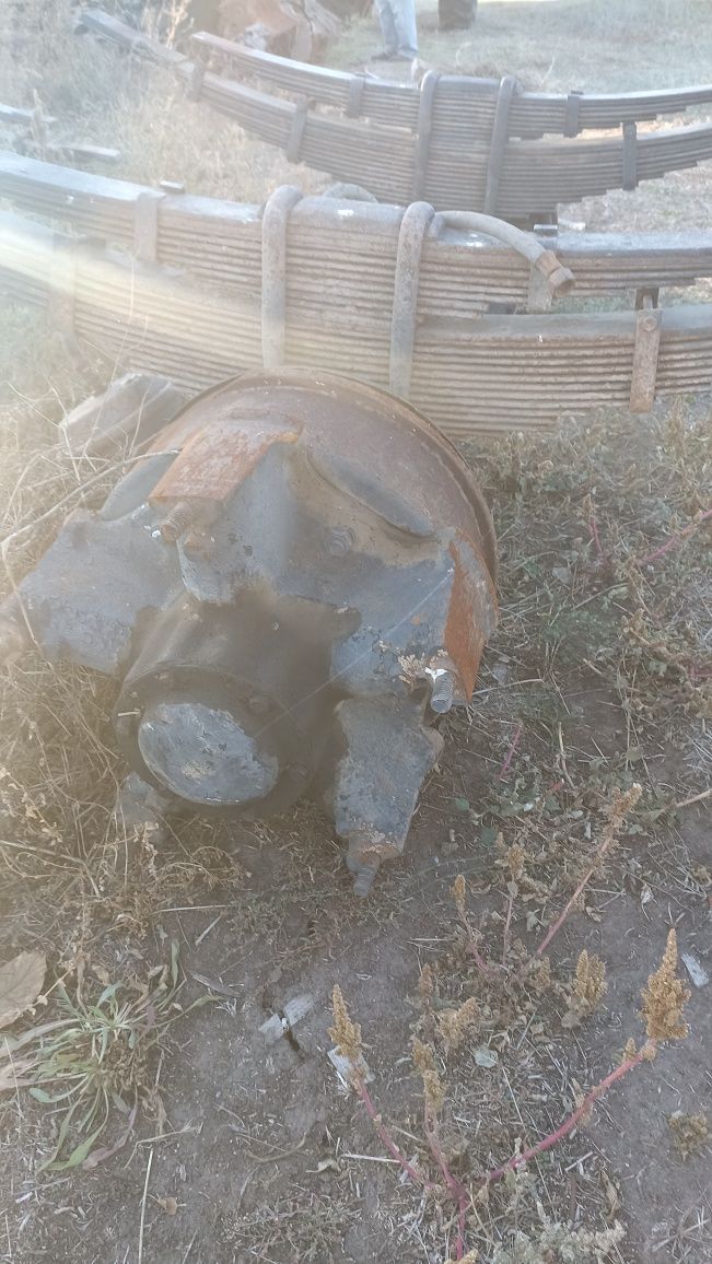 Продам Ось на полуприцеп