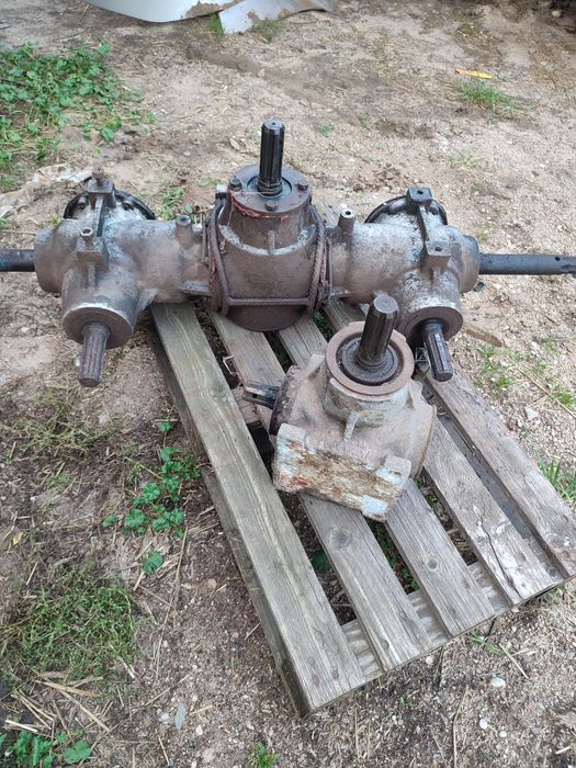 Skrzynki, walki, części do rozrzutnika Fortschrit T-088