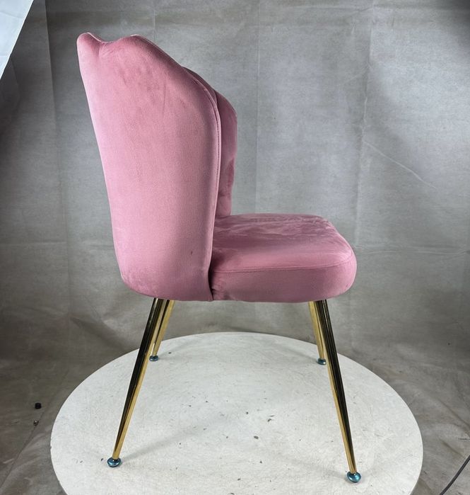 Krzeslo LISA Pudrowy Róż muszelka glamour tulipan welurowe