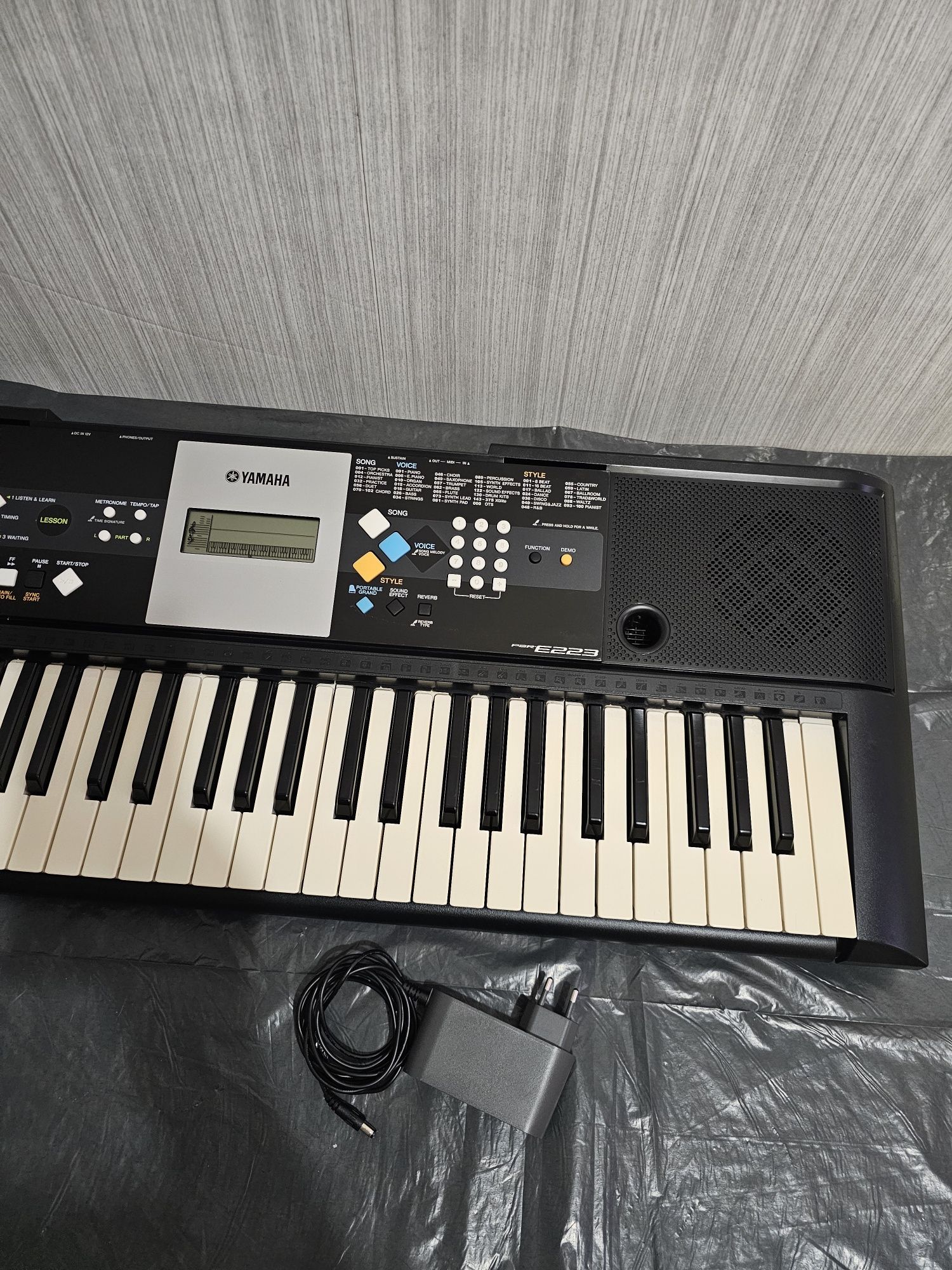 Сентизатор Yamaha PSR  E223