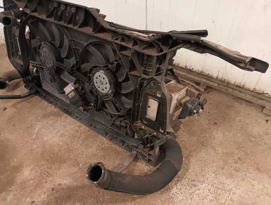 Pas przedni chłodnica wzmocnienie belka AUDI A4 B8 1.8 2.0 TDI TFSI