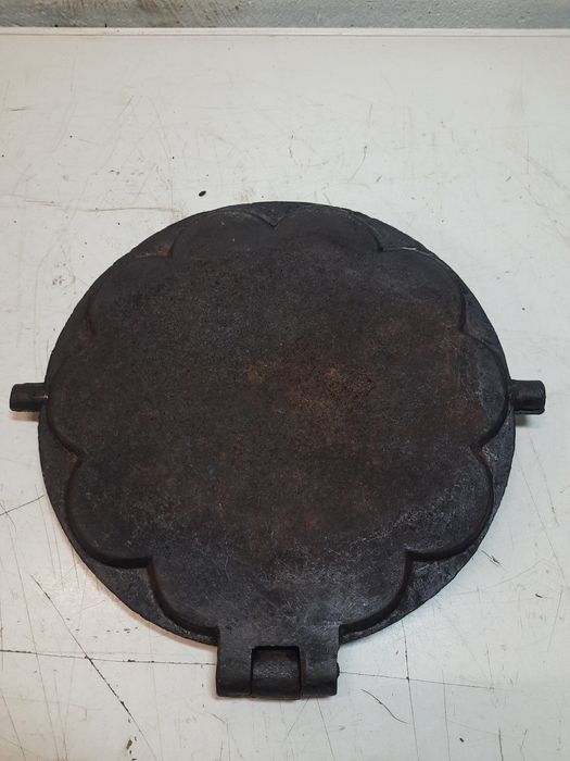 Stara żeliwna gofrownica zapraszam