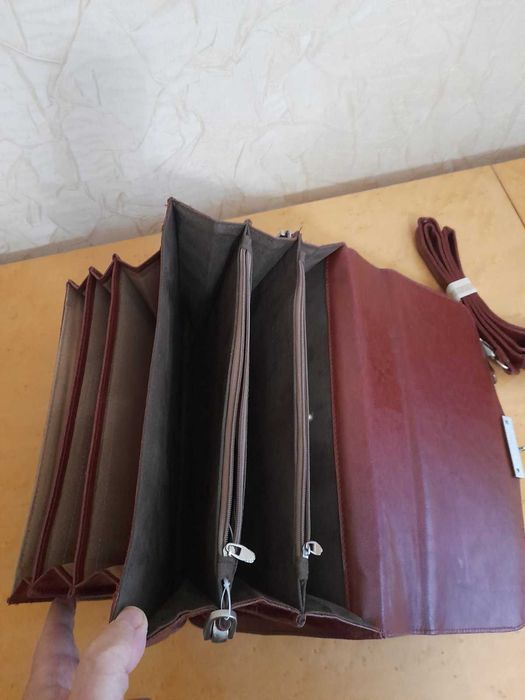 Барсетка шкіряна чоловіча.