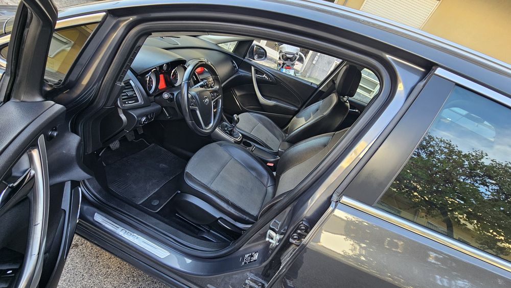 Opel Astra 1.7 CDTi 125cv ANO 2011 Tem 250.000KM