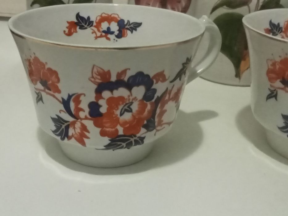 Duas belas chávenas inglesas