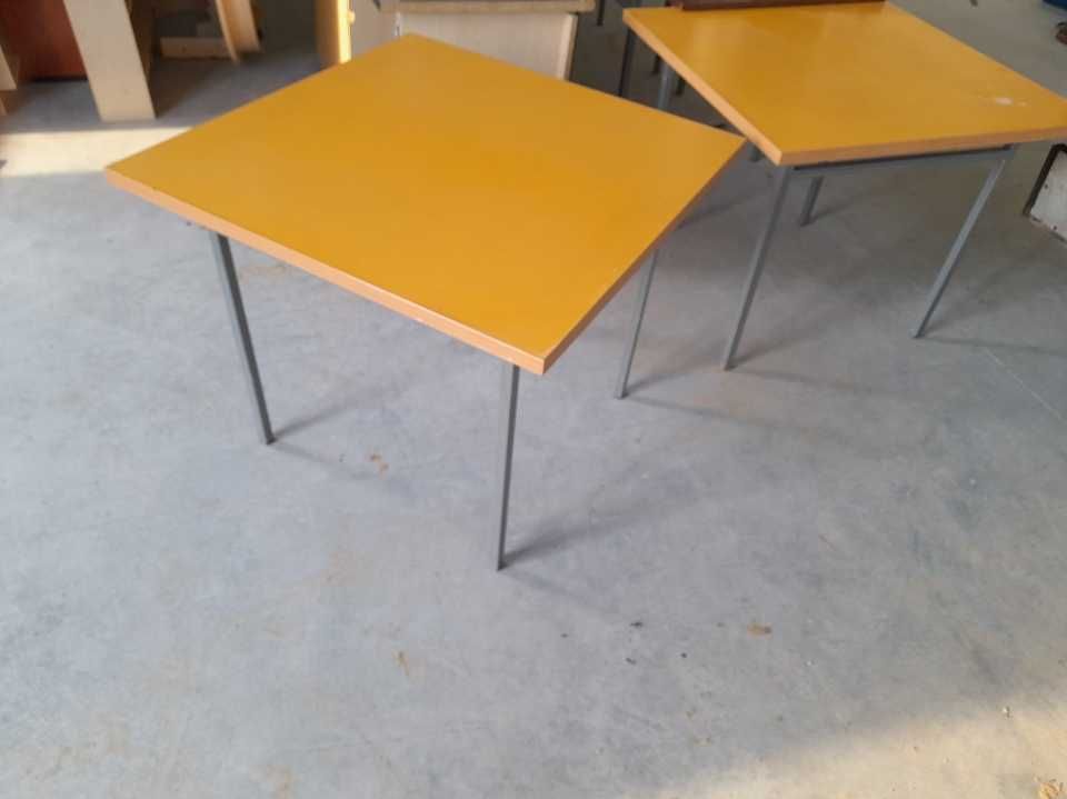 Stół do stołówki