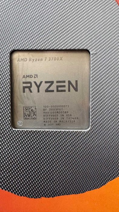 AMD Ryzen 7 3700X + кулер Wraith Prism (боксовий)