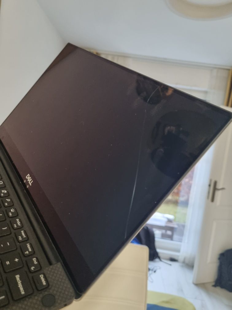 Dell xps 13 9370. I7-8550u. 8gb. 256gb. OPIS!