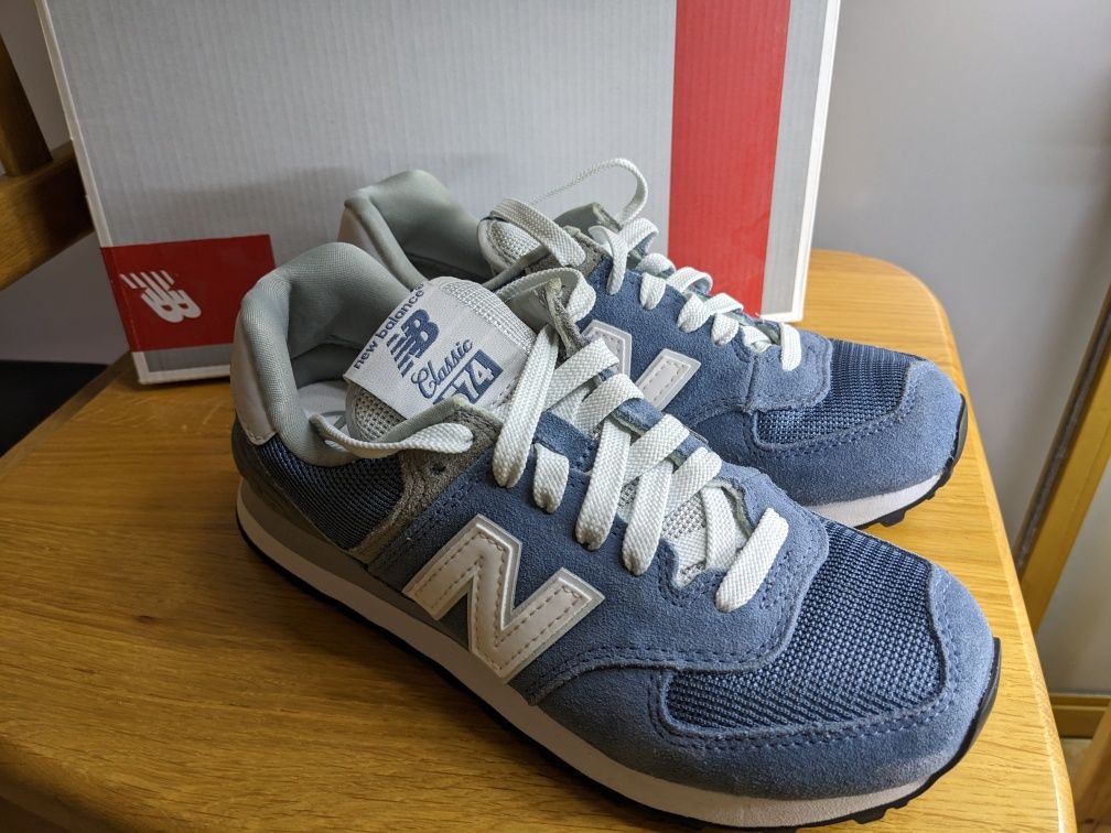 New Balance, Saucony. Устілки 23,5-24 см.Деякі пари з чеками, коробки