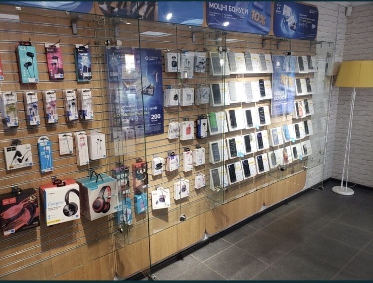 Продам готовий комплект меблів для магазину