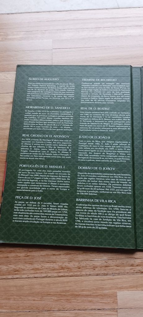 Tesouros da Coleção - Caderneta de Moedas com 10 réplicas + 1 réplica