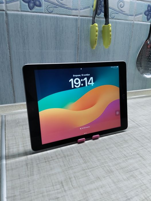 Продам Ipad 6 поколения