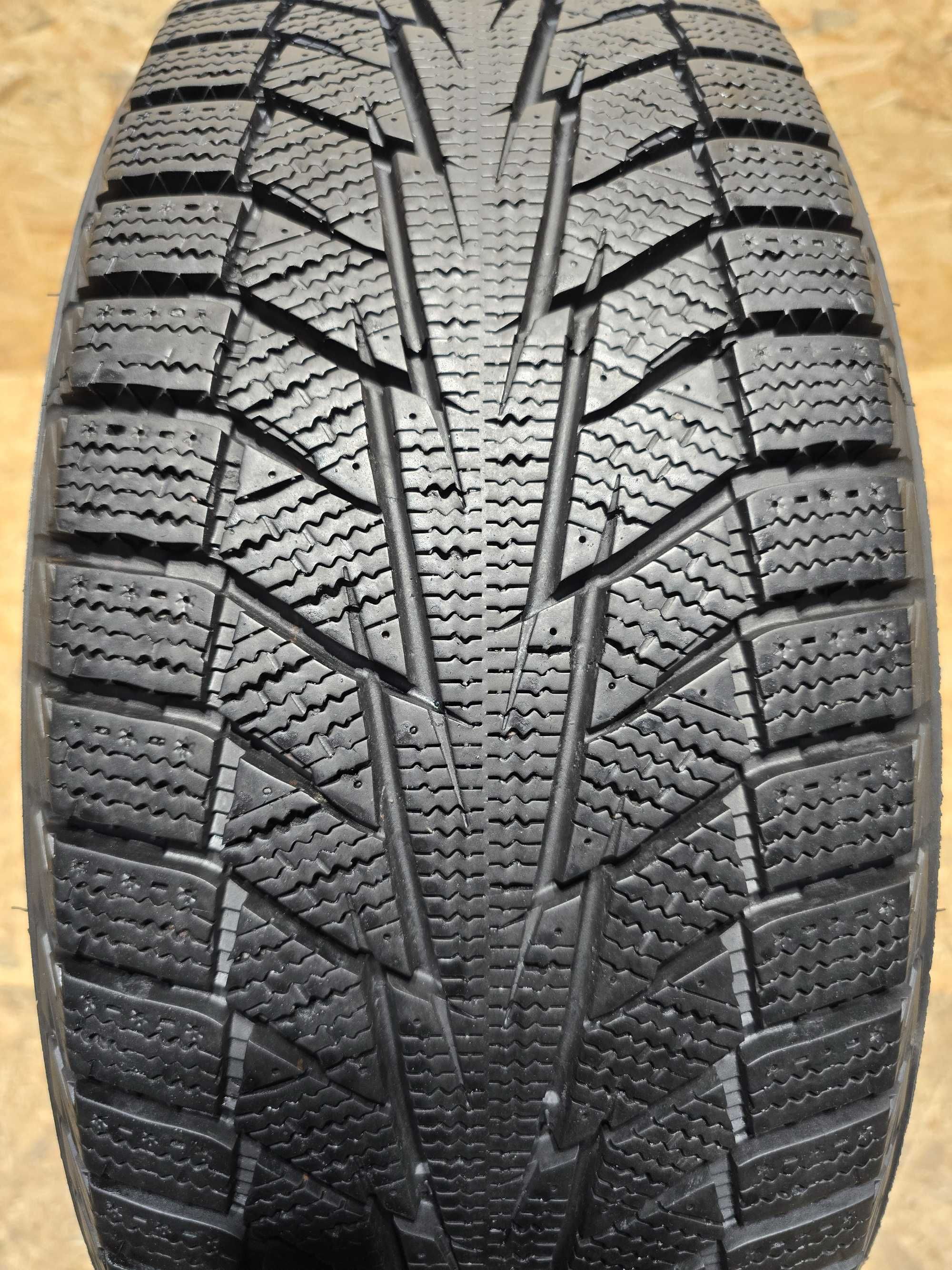 Opona pojedyńcza 205/55/15 94T XL Hankook Winter icept iz2