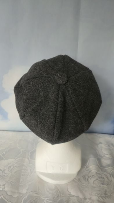 Klasyczna czapka newsboy elegancja i styl w jednym!