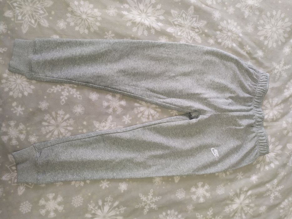 Szare spodnie dresowe Nike