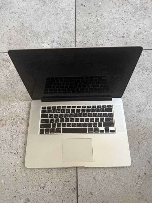 MacBook Pro 15" Retina (Mid 2015), i7 / 16 ГБ / SSD 256GB