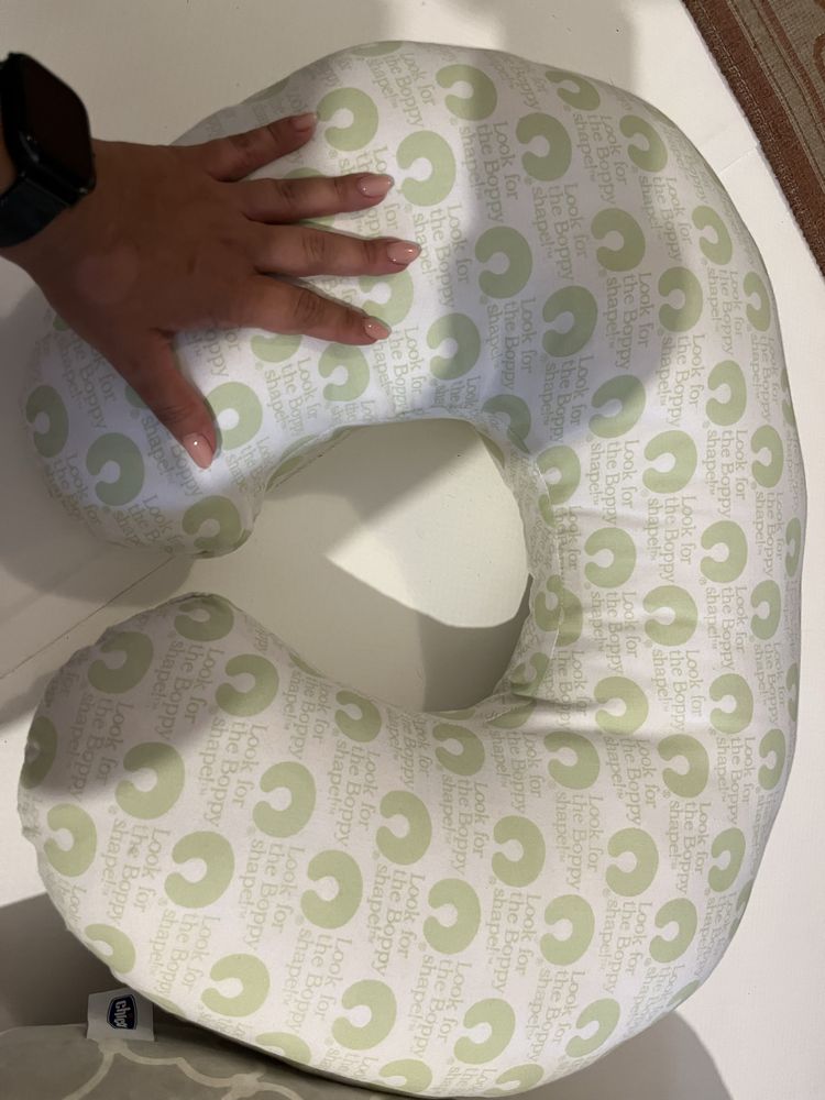 Bomba e almofadas amamentação