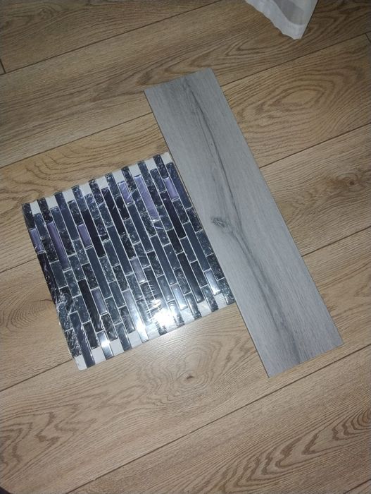 Sprzedam Płytki podłogowe i dekor