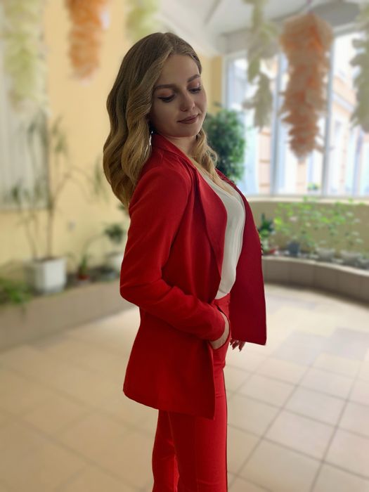 Костюм жіночий(червоний)