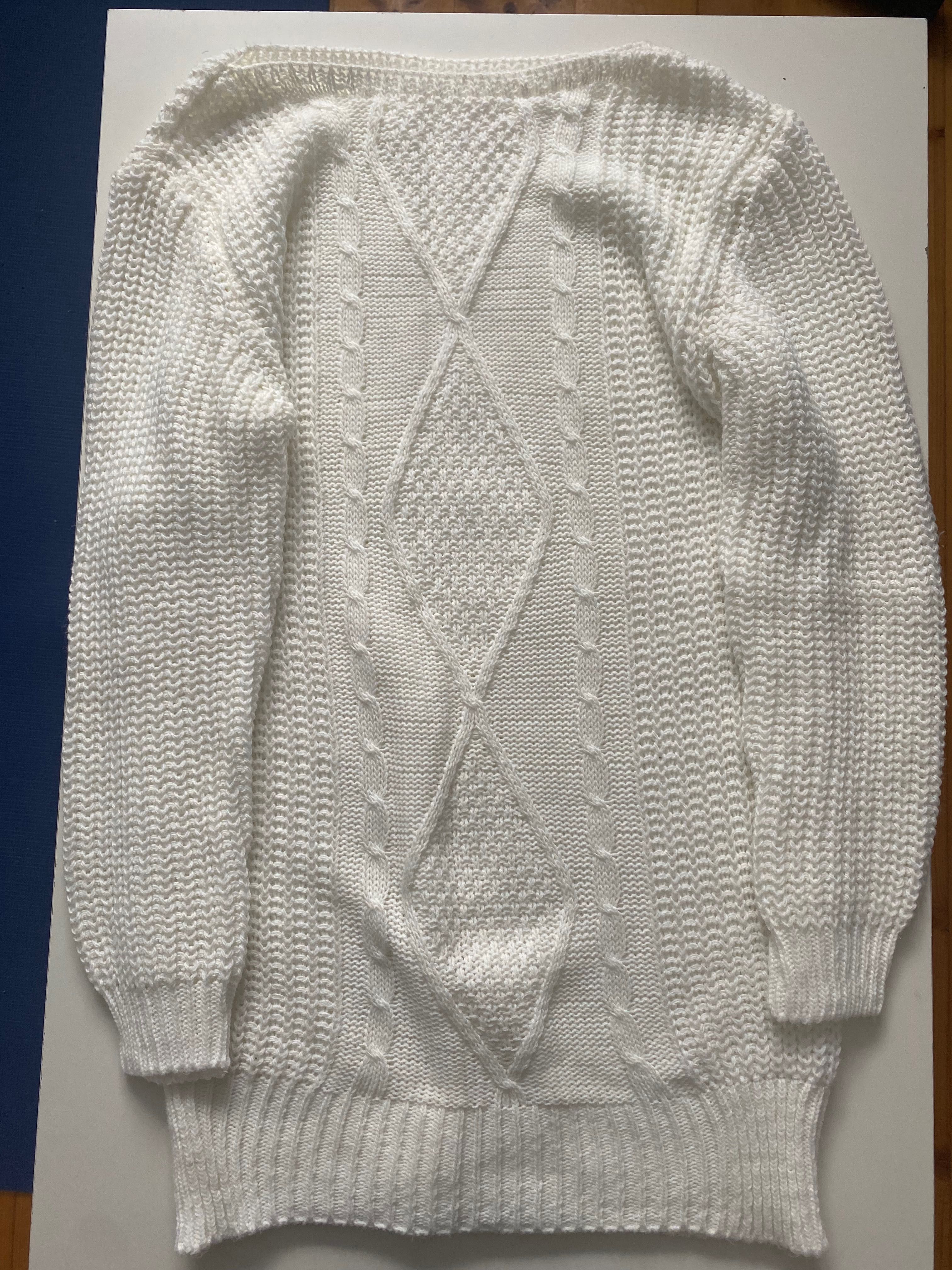 Gruby biały sweter