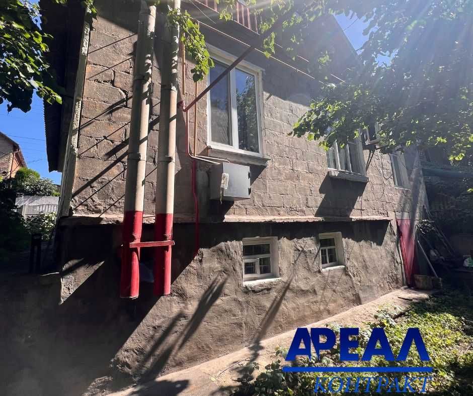 Продам будинок у центрі міста