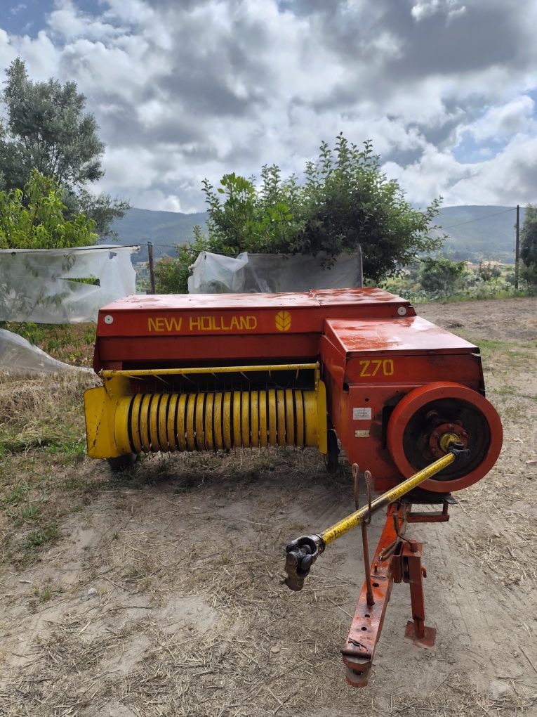 Enfardadeira New Holland