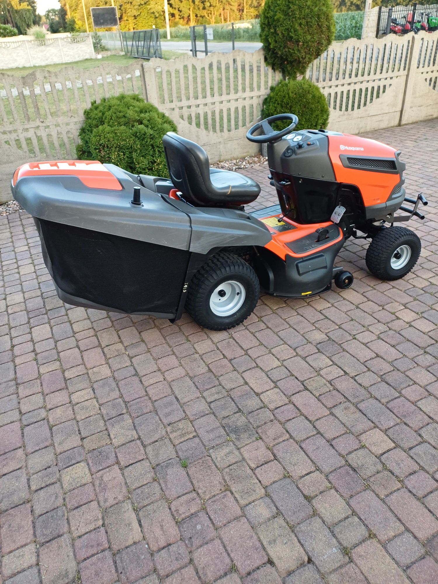 Traktorek kosiarka husqvarna tc 338 briggs stratton 22 hp