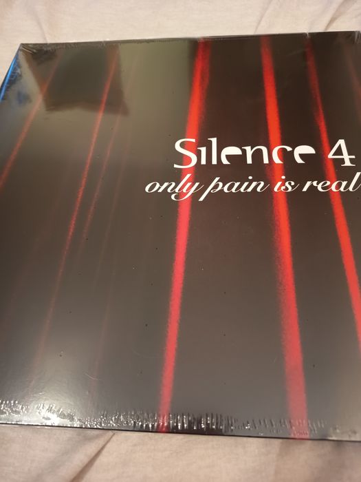 Vinil duplo, Only pain is real, Silence 4