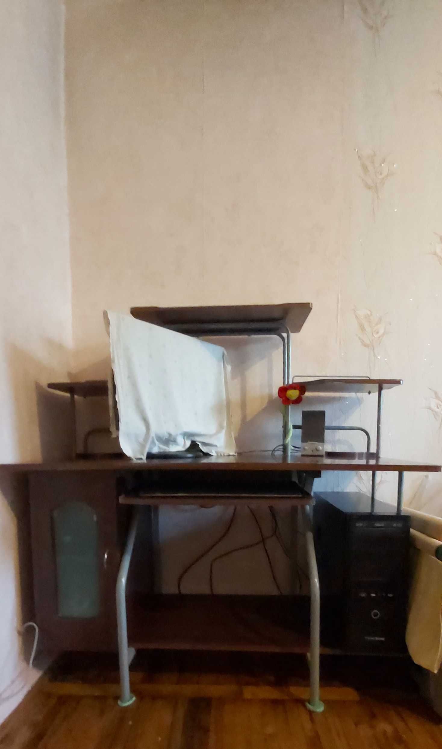 Комп"ютерний стіл
