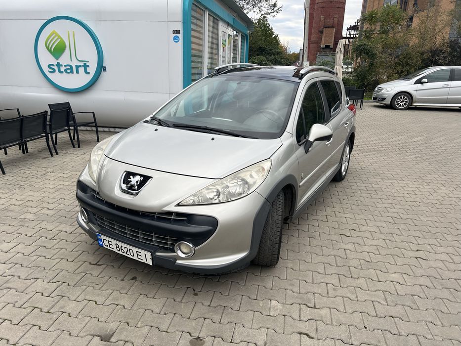 Продам Пежо 207 бензин