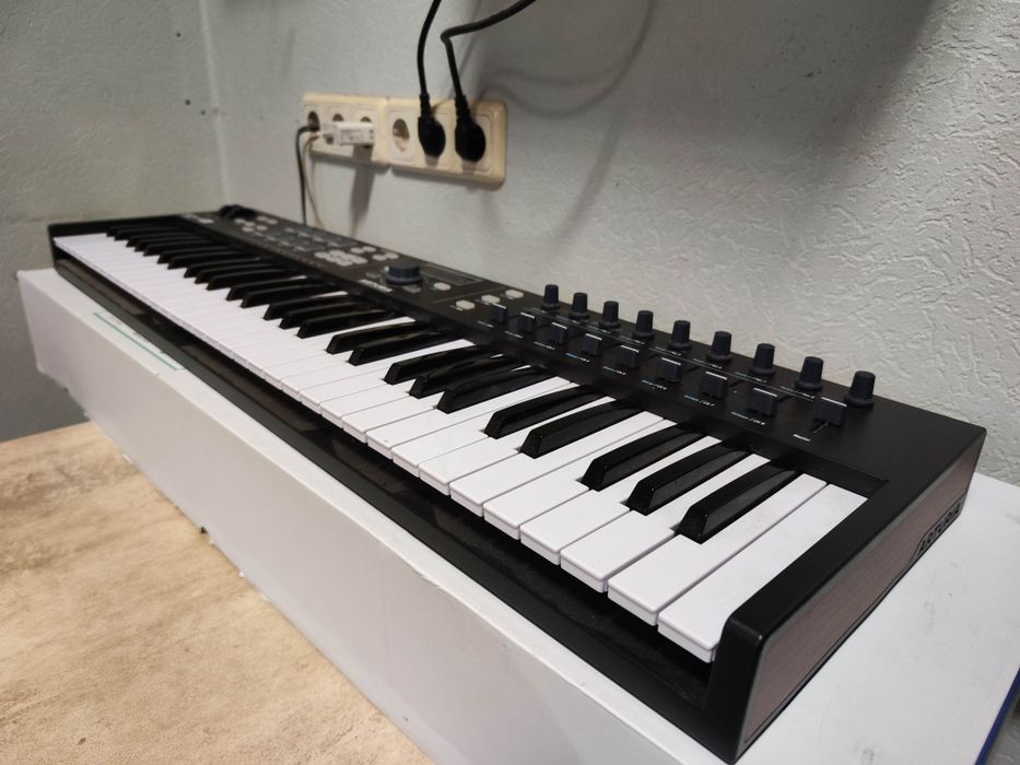 Midi  Kлавіатура Arturia KeyLab Essential 61