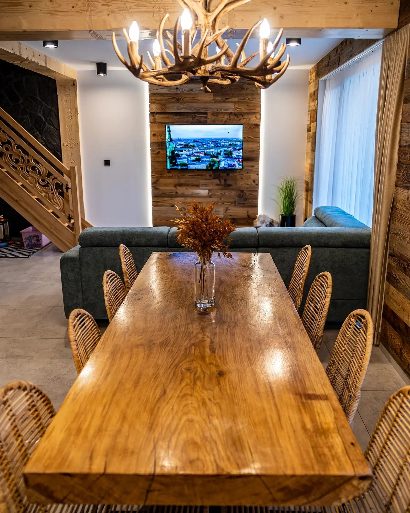 stuletnie deski drewno panele ścienne sufit lamele belki elewacje loft