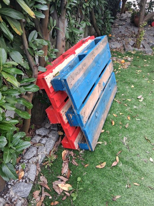 Paletes em bom estado.