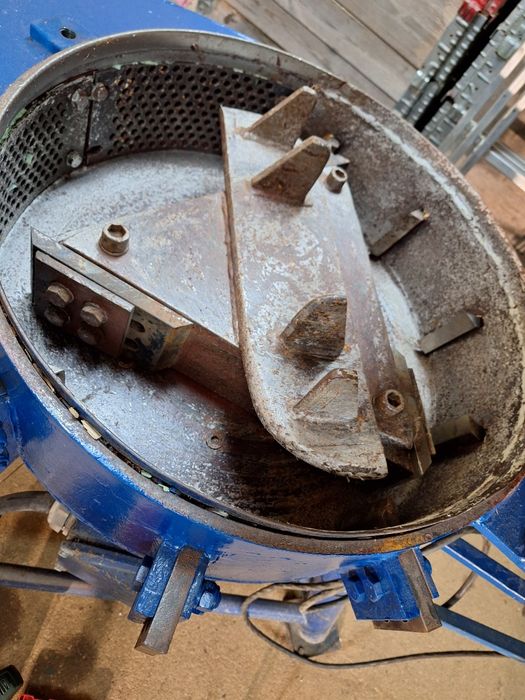 Młyn młynek kruszarka rozdrabniarka do tworzyw  z silnikiem 45 kw