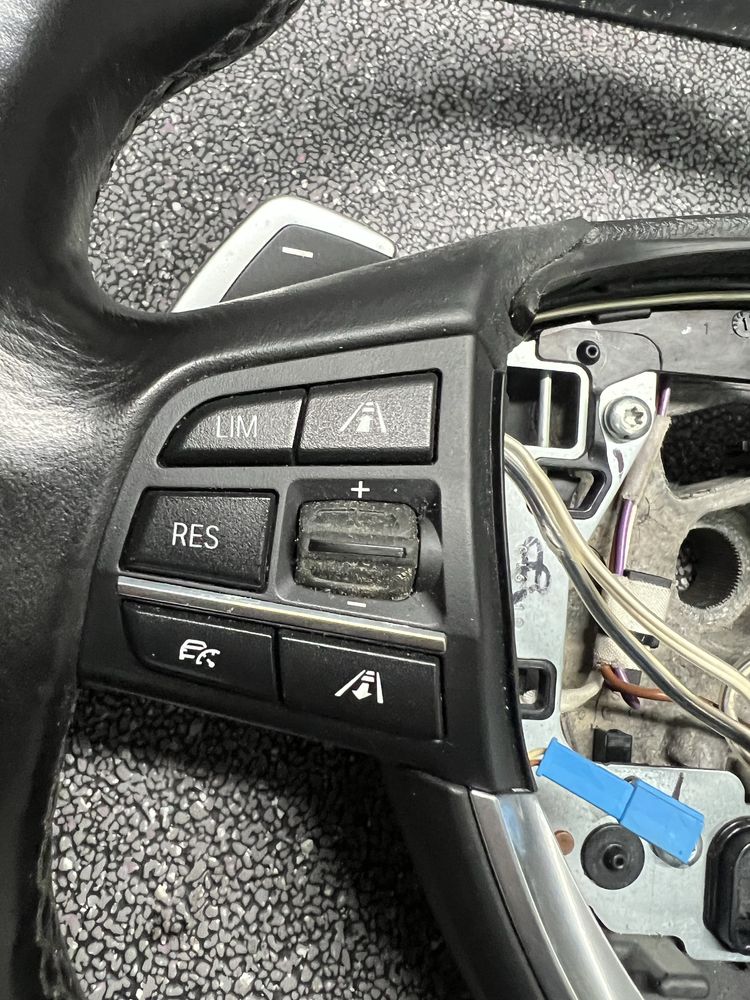 Volante bmw Seri 5 f10 f11 com patilhas