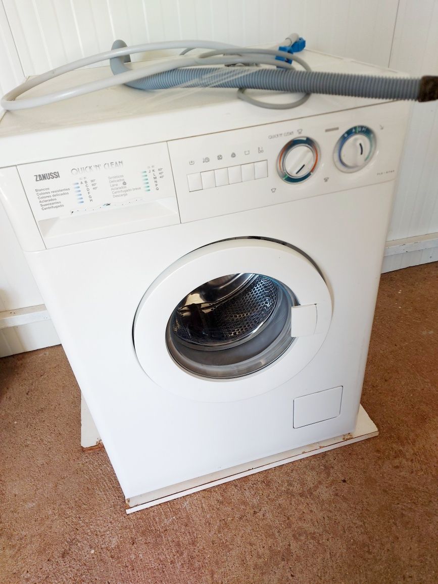 Máquina lavar roupa Zanussi