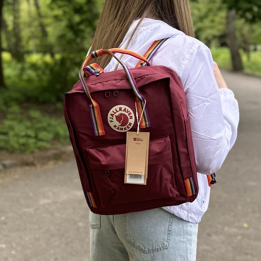 Бордовый рюкзак Fjallraven Kanken с радужными ручками. Рюкзак канкен