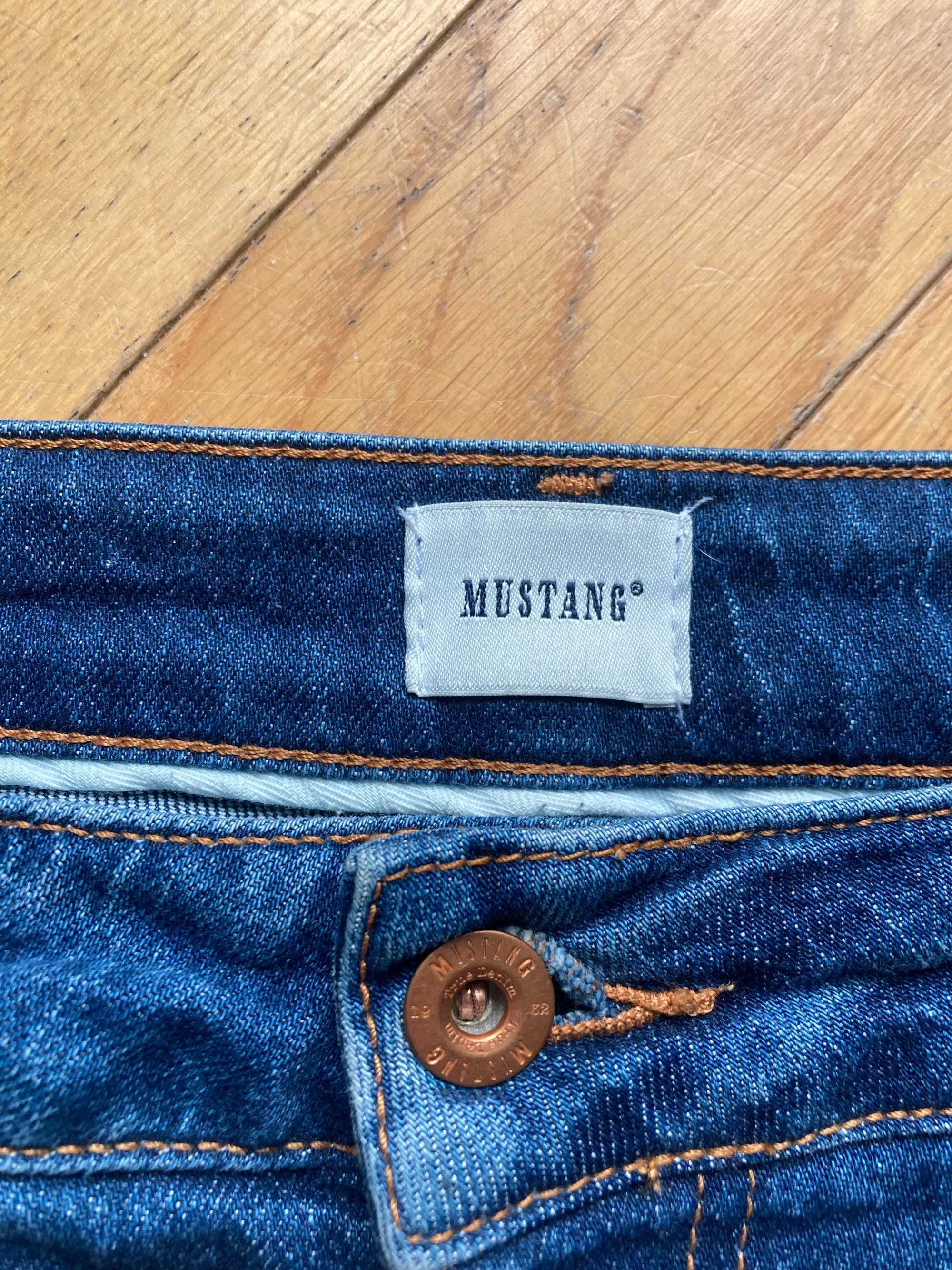 Spodnie moms Mustang r.M
