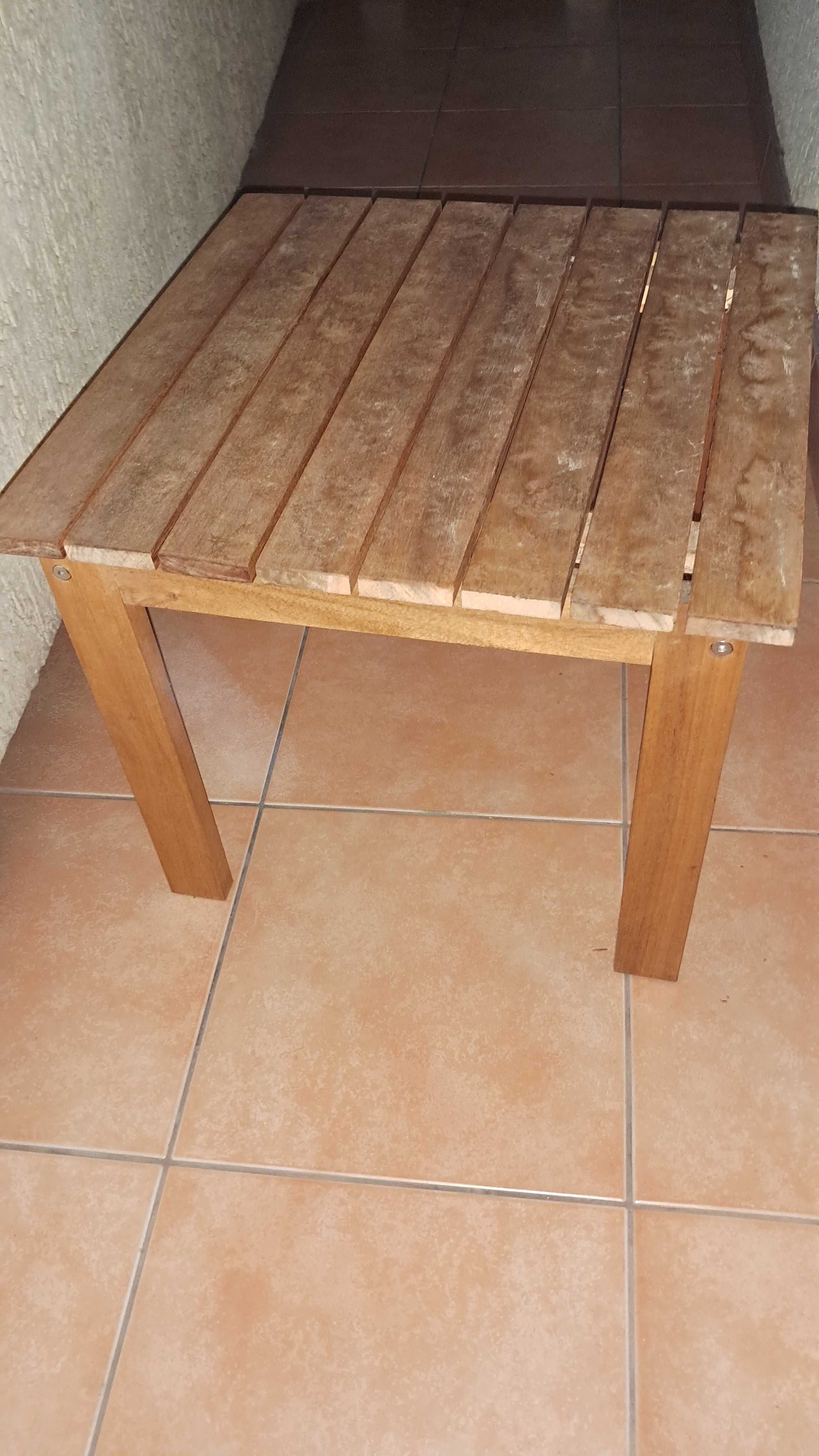 2 drewniane, rozkładane fotele ogrodowe z poduszkami + stolik