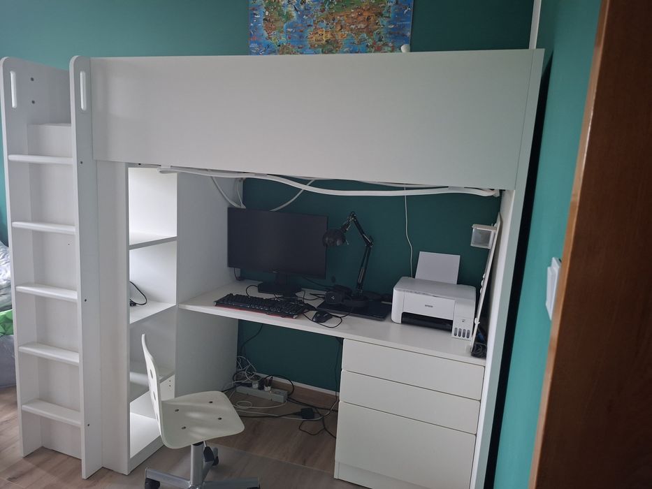 Łóżko antresola biurko Ikea Smastad krzesło tablica zestaw