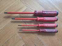 Wkrętaki śrubokręty swiss tools izolowane