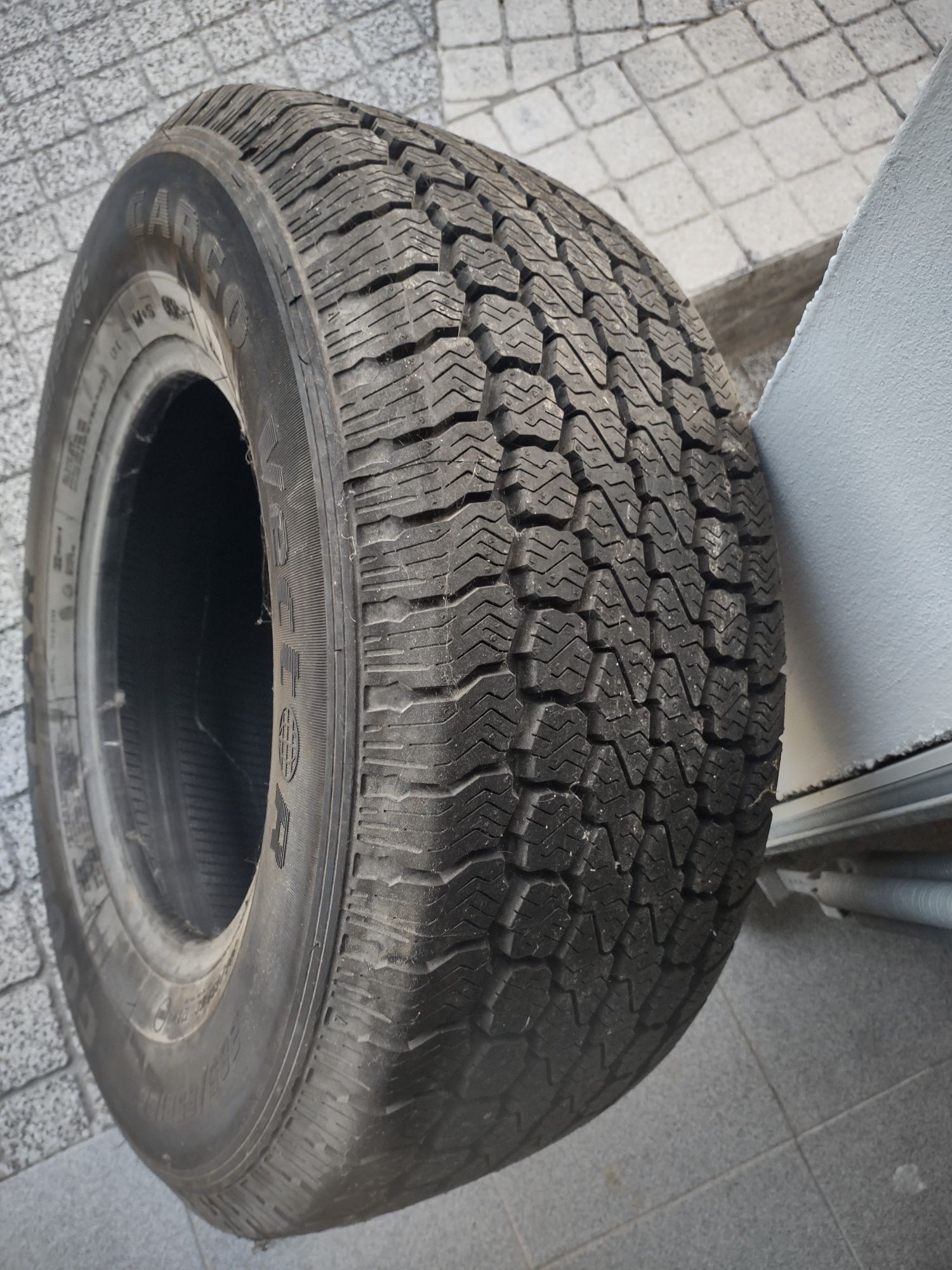 2 pneus Goodyear 285/65 16c Novos