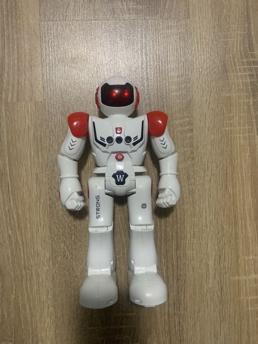 Іграшка робот на пульті управління
