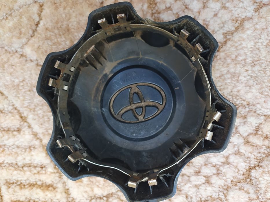 Колпак ступицы, Toyota Hilux б/у