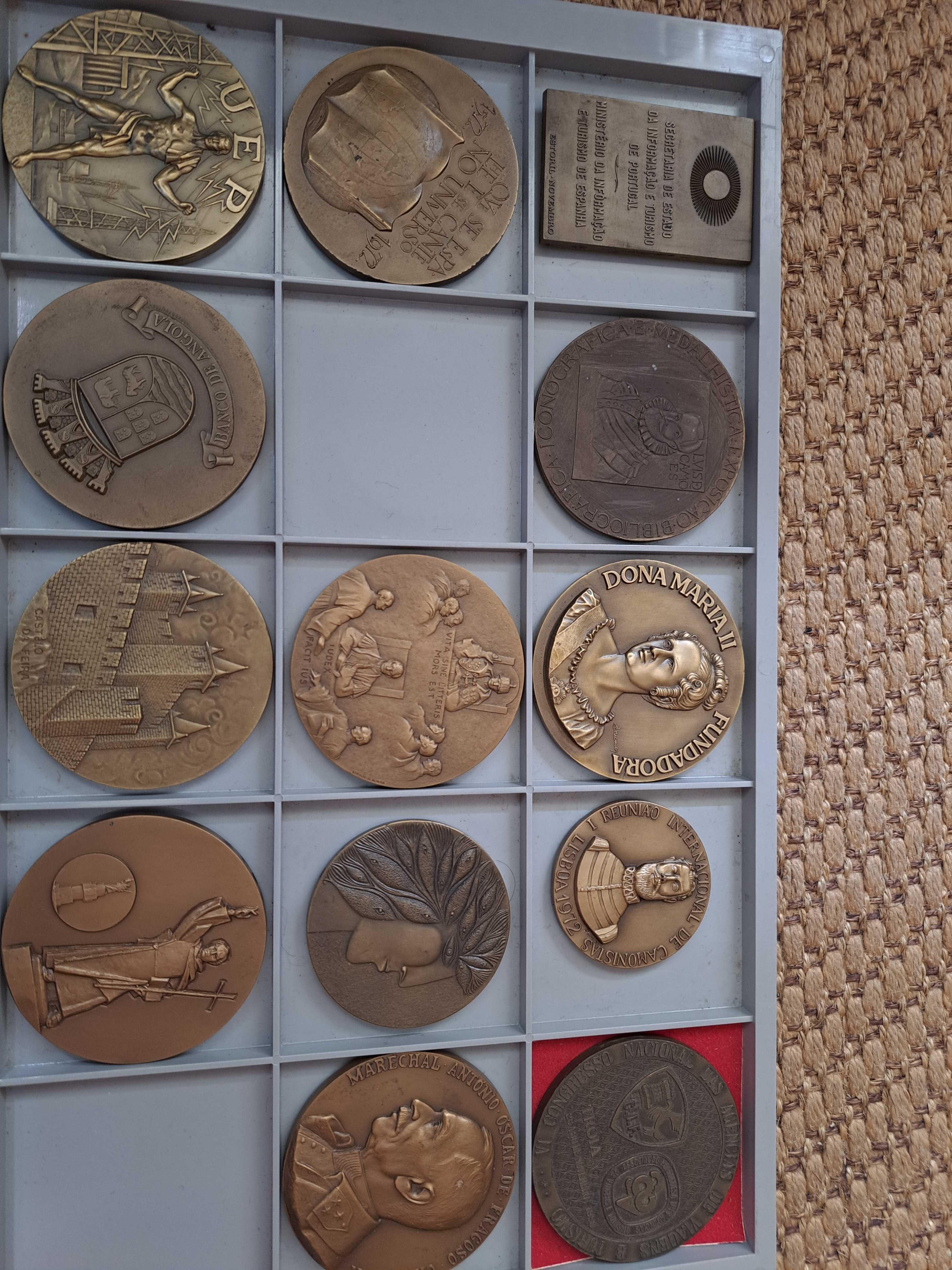 Medalhas de bronze antigas