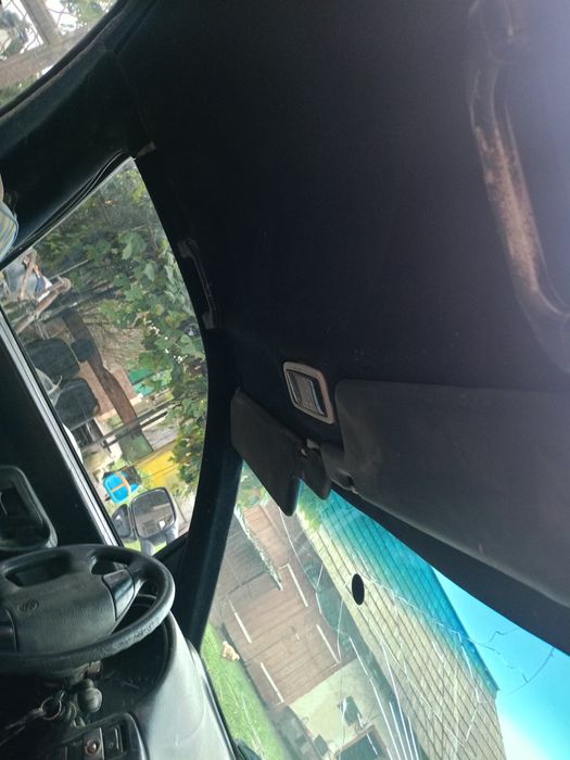 Машина Volkswagen Caddy II 1.9D Фургон (примерно 1995–2003 гг. выпуска