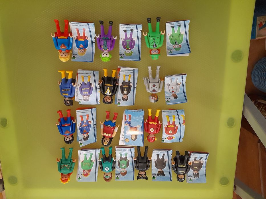 Bonecos Playmobil kinder Surpresa DC Comics Heróis Batman Vilões Joker