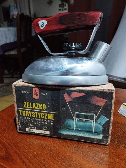 Żelazko turystyczne.