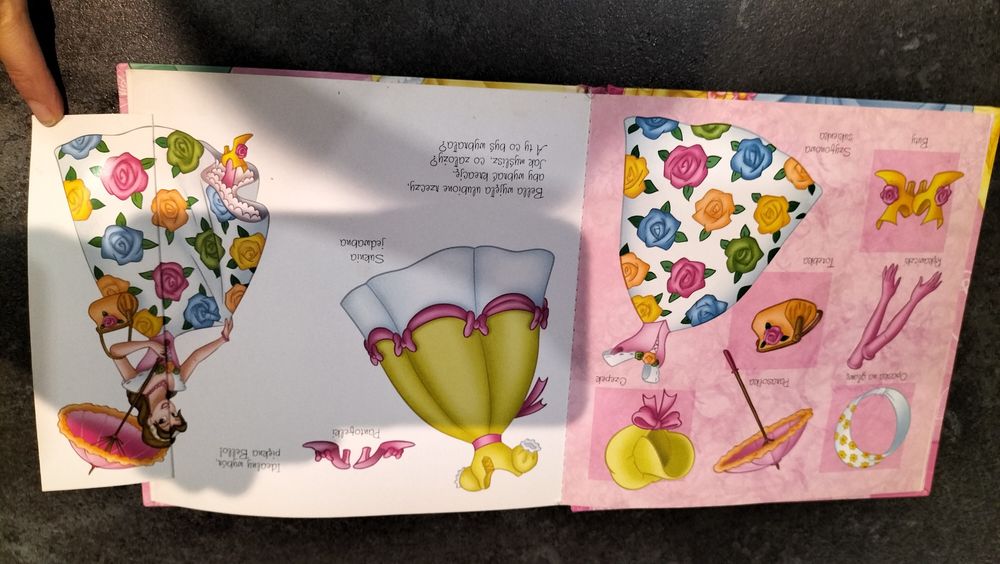 Sekrety księżniczek książka z okienkami