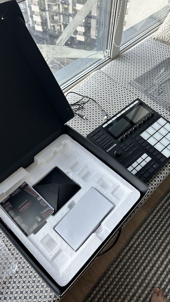 Native Instruments Maschine MK3 Production System